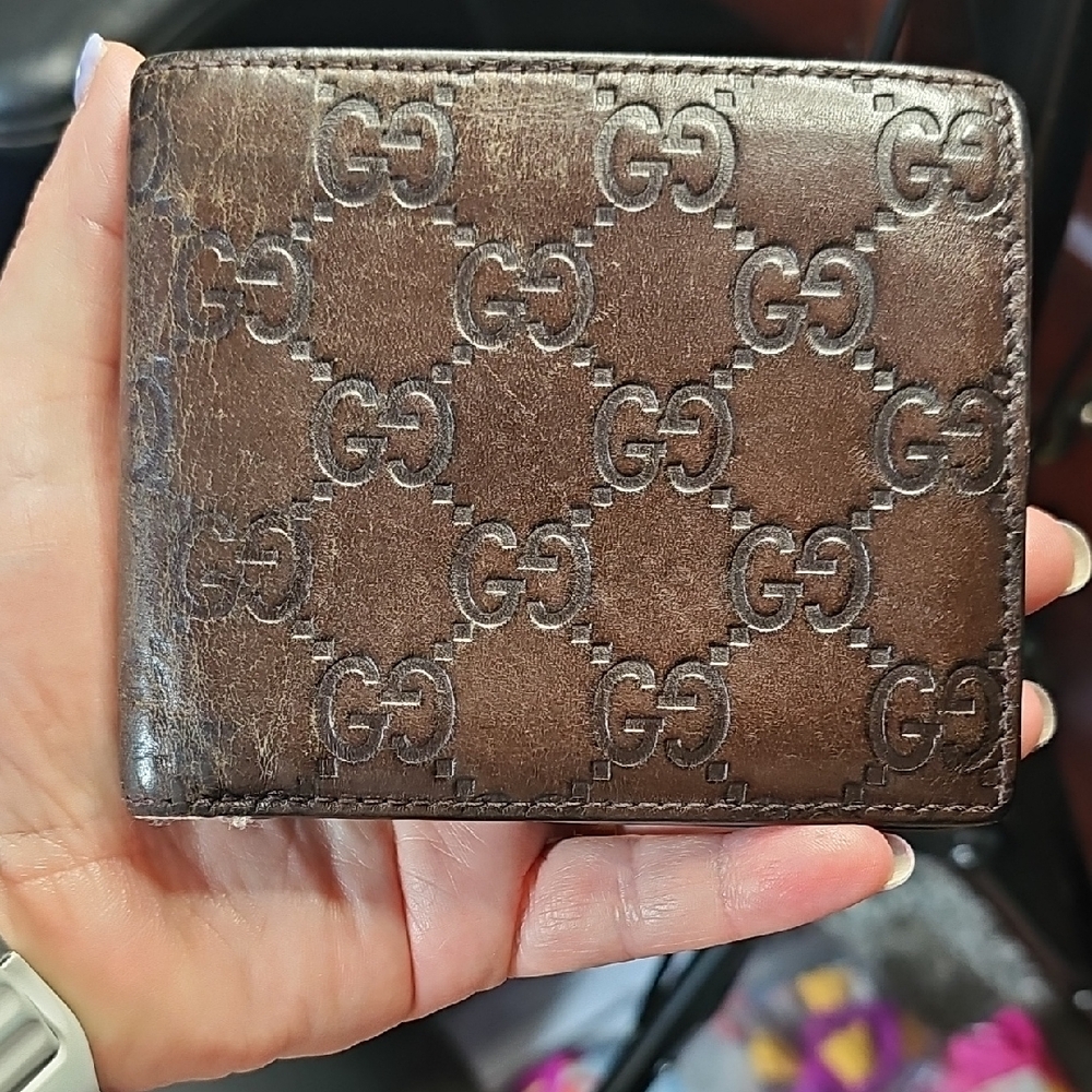 Gucci Bifold Wallet Vintage with Embossed Leather Stamped Gucci Made In Italy